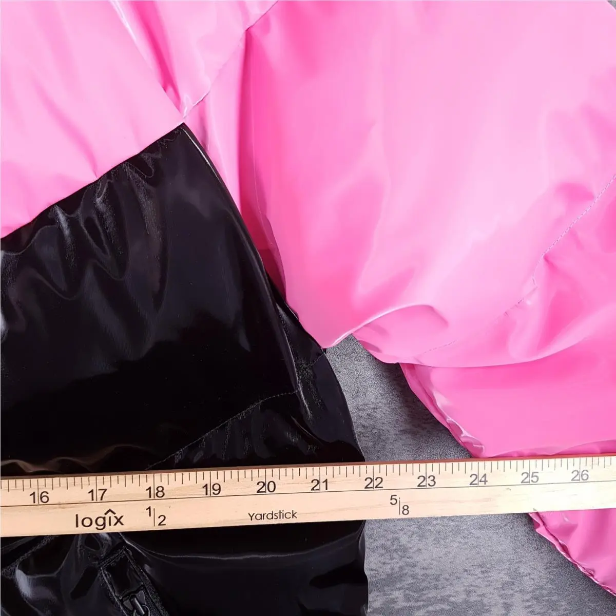 Nike clothing - Pink / Black (UPC: 198482140892) 6