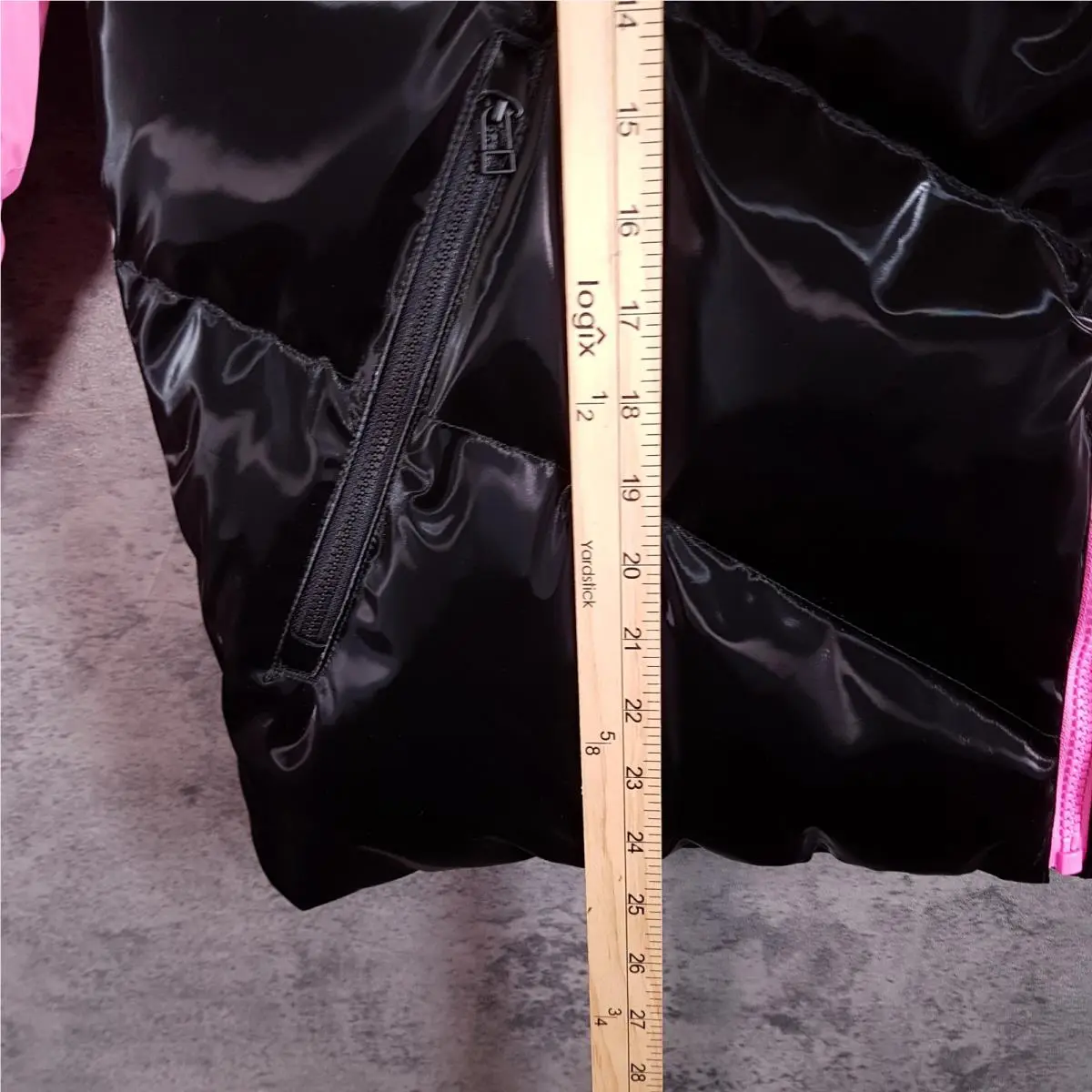 Nike clothing - Pink / Black (UPC: 198482140892) 7