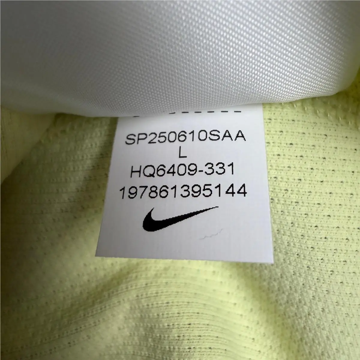 Nike clothing - Yellow 2
