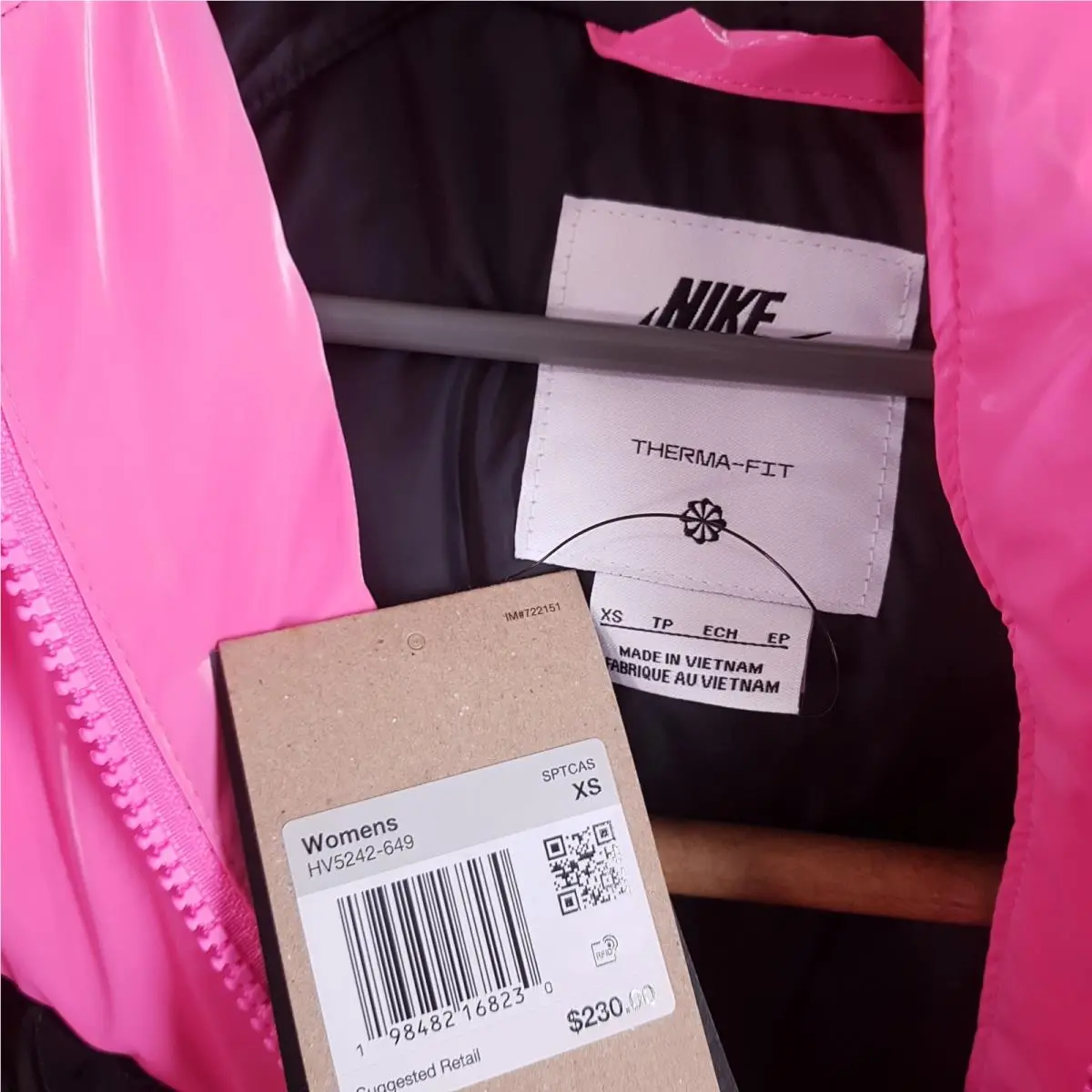 Nike clothing - Pink / Black (UPC: 198482140892) 3