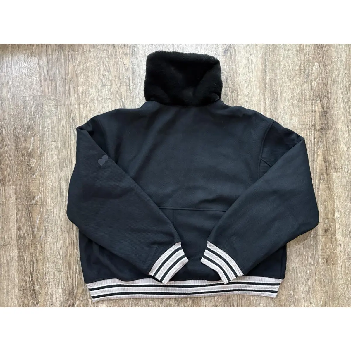 Nike clothing - Black (UPC: 0198483142994) 0
