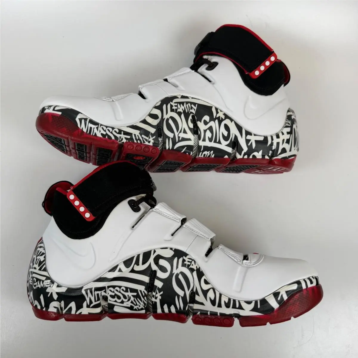 Nike shoes - Nike Zoom LeBron IV Graffiti - Multicolor 1