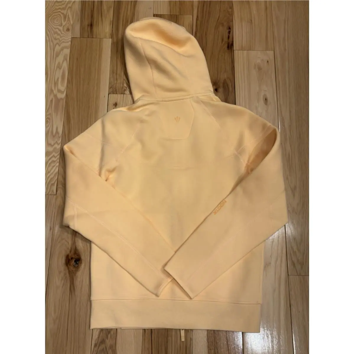 Nike clothing - Ice Peach (UPC: 197601429115) 0