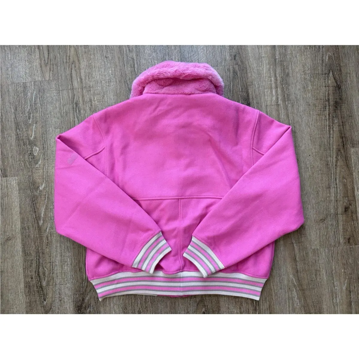 Nike clothing - Pink (UPC: 0198483165559) 0
