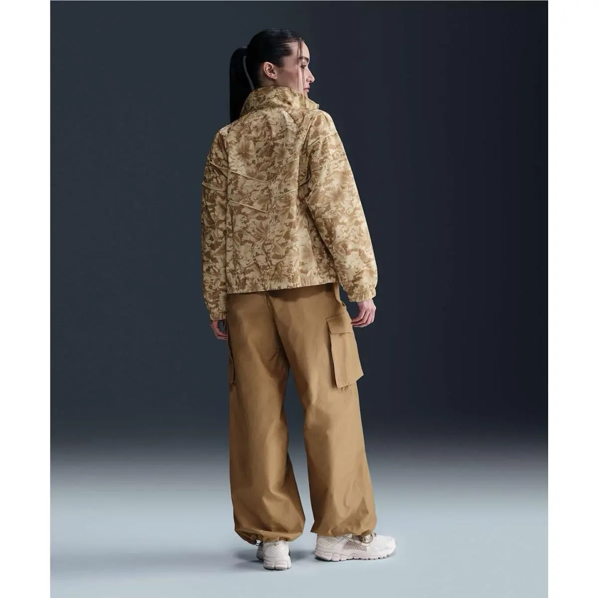 Nike clothing - Beige (UPC: 0197860217461) 3