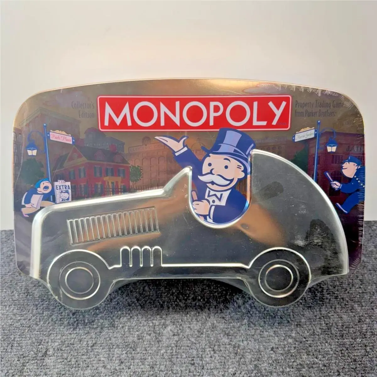 Parker Brothers Monopoly Collectors Edition Board Game Tin Car Shaped Sealed2001