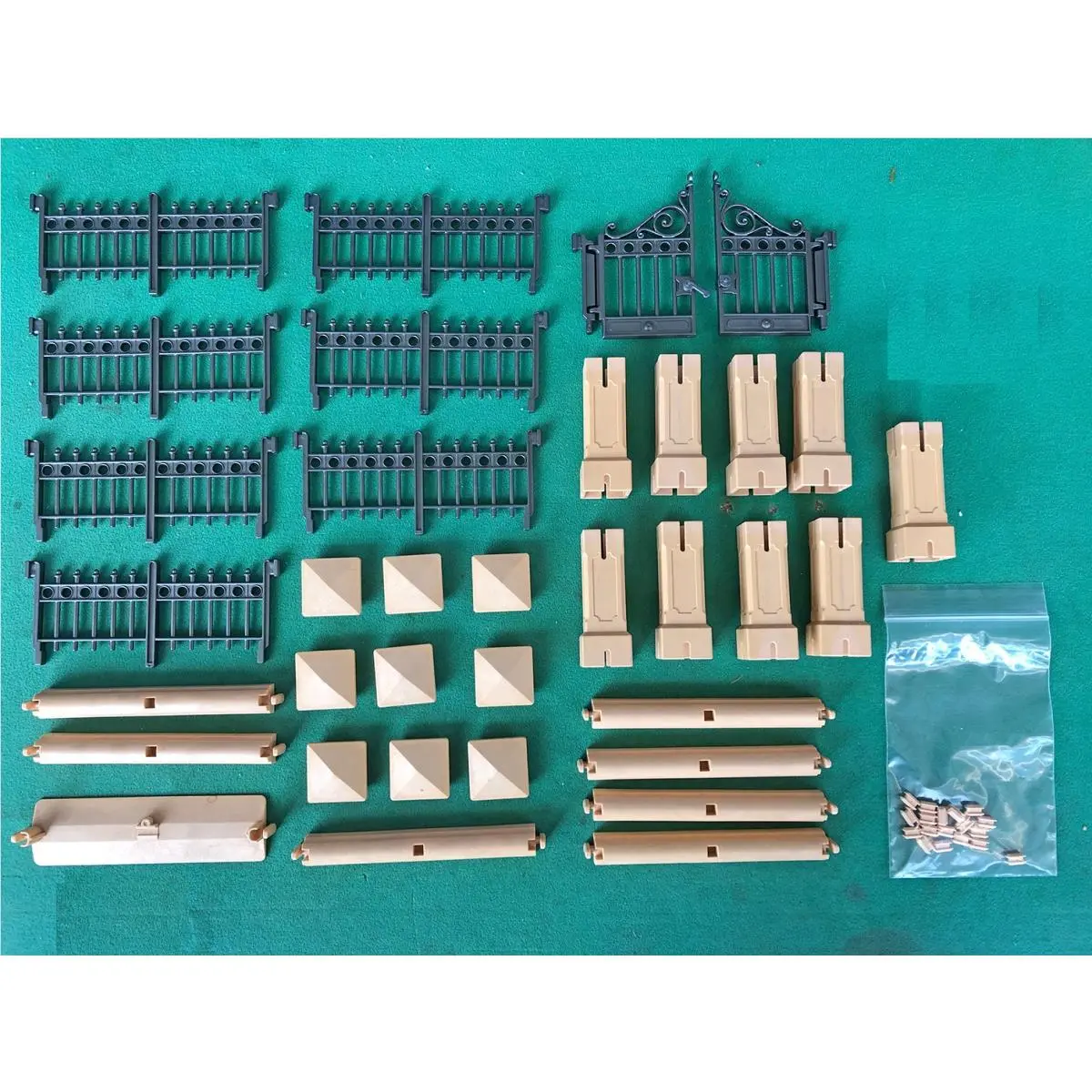 Playmobil 5360 - Victorian Mansion Fence no Bench Figs or Lamppost