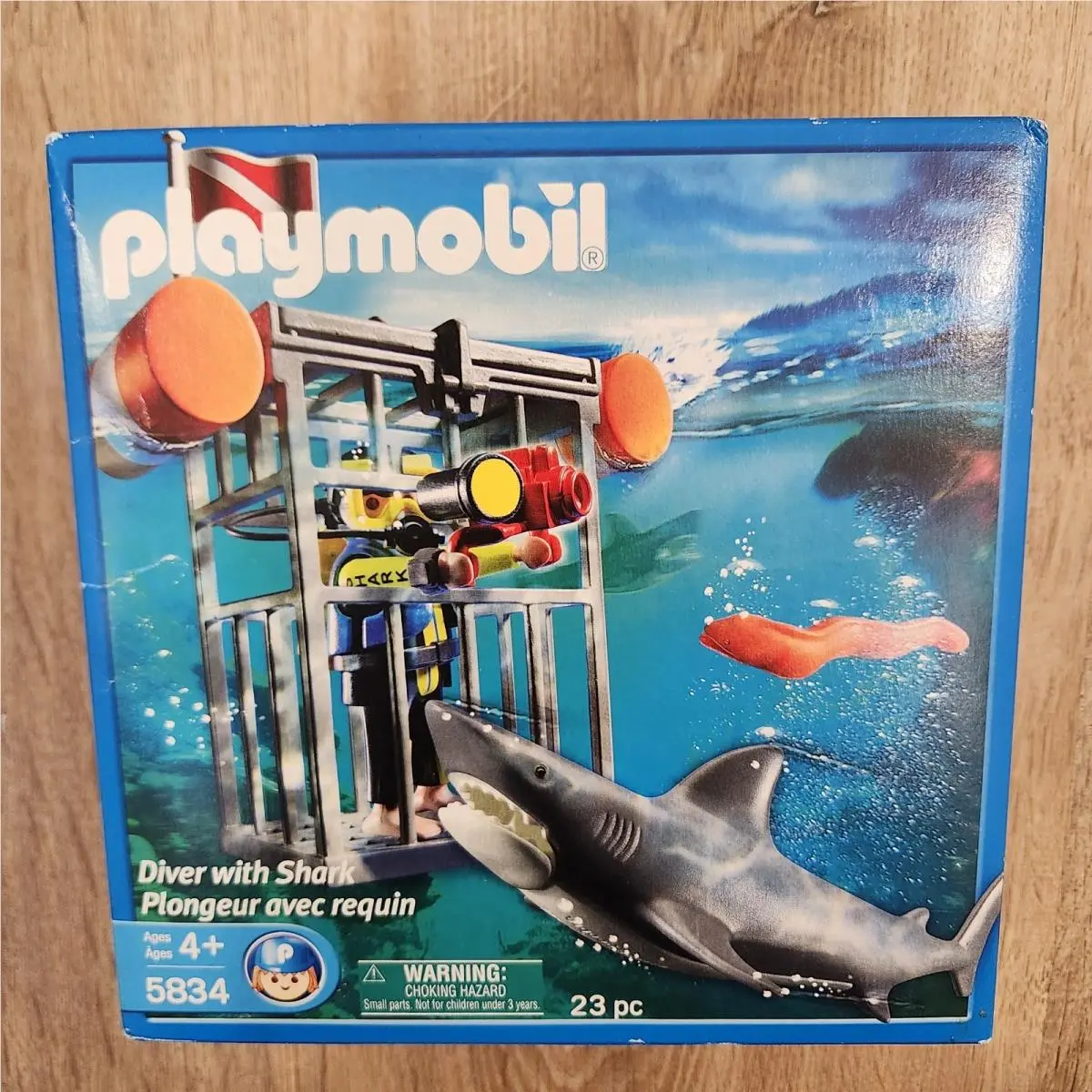 Playmobil 5834 / 4500 Diver with Shark Vtg 2007 Jaws