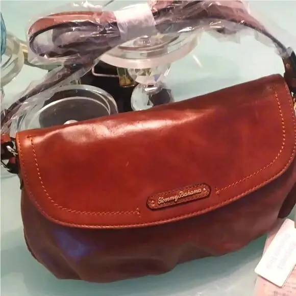 Tommy Bahama Ladies Lerum Calero Clutch Crossbody Leather Handbag Rum