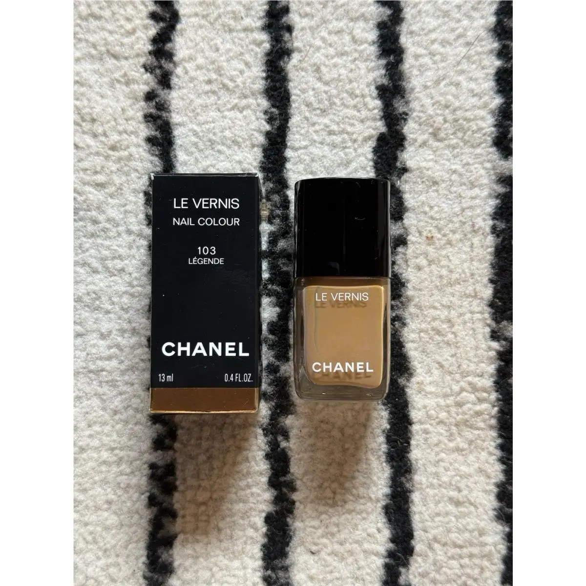 Chanel Le Vernis Nail Polish Shade Color - Legends 103
