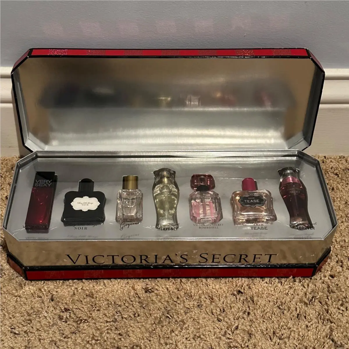 Victoria’s Secret 7 Mini Eau de Parfum Rare Perfumes Spray Gift Set