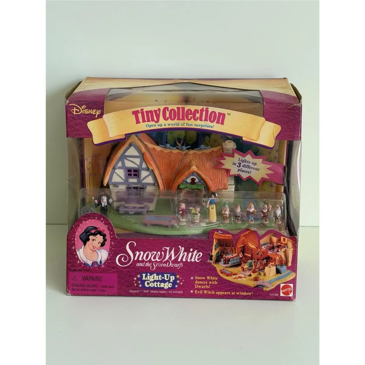 Polly Pocket Disney Princess Snow White The Seven Dwarfs Light-up Cottage