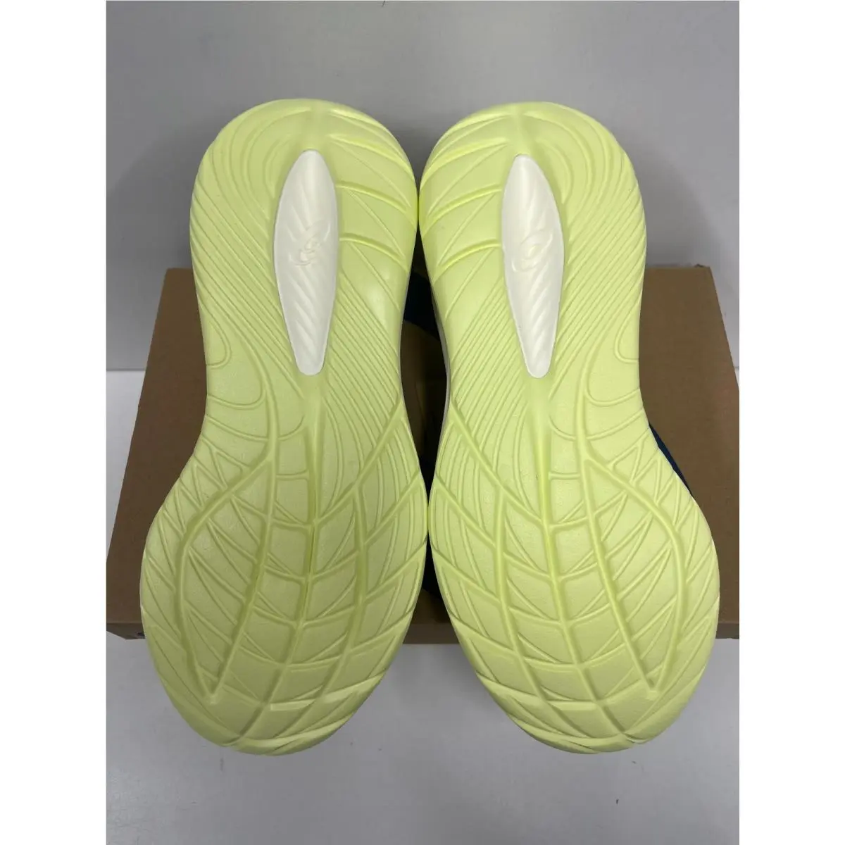 Asics shoes - ASICS GEL-Cumulus 27 - Mineral Beige/Huddle Yellow (250) 2