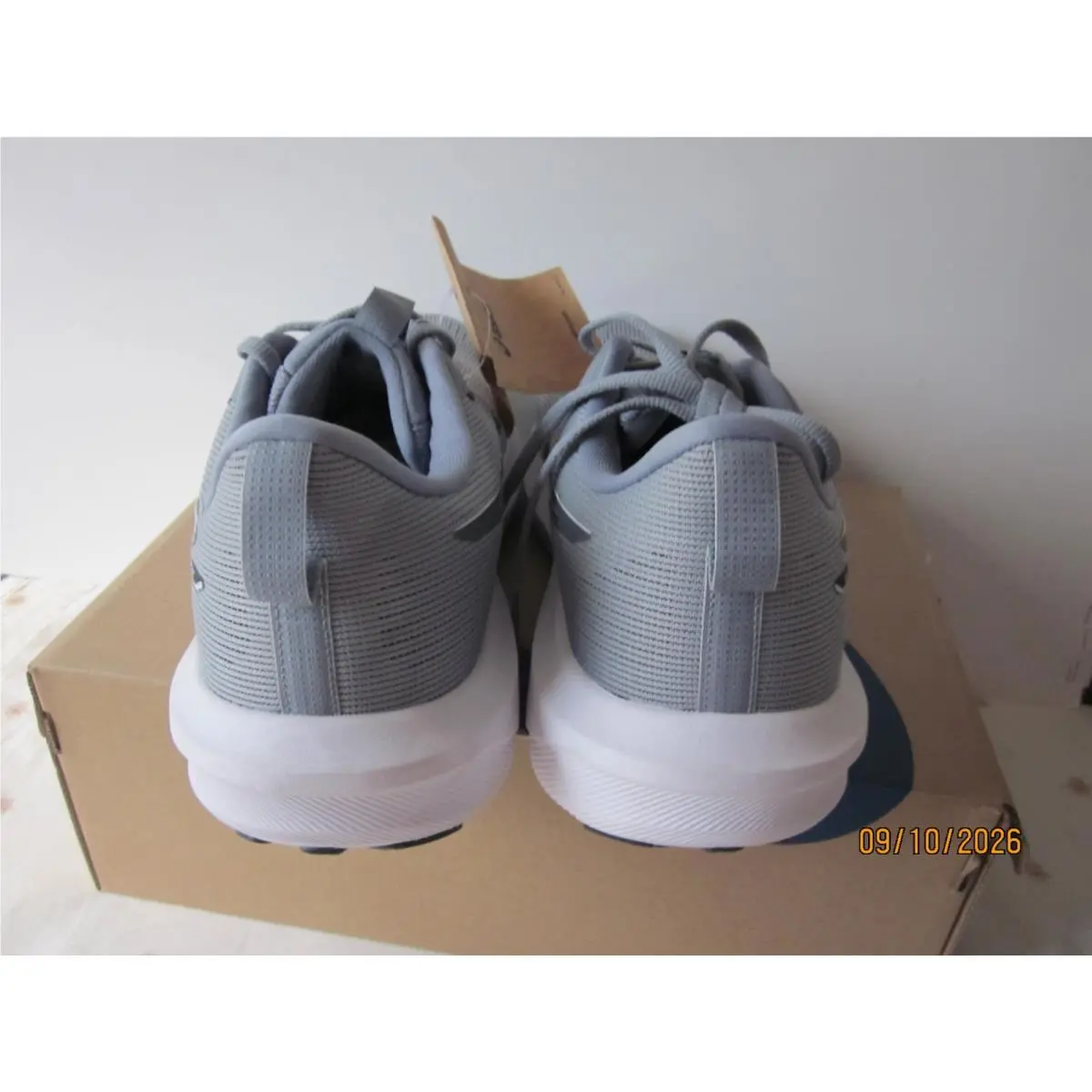 Asics shoes - Gravel/White 9