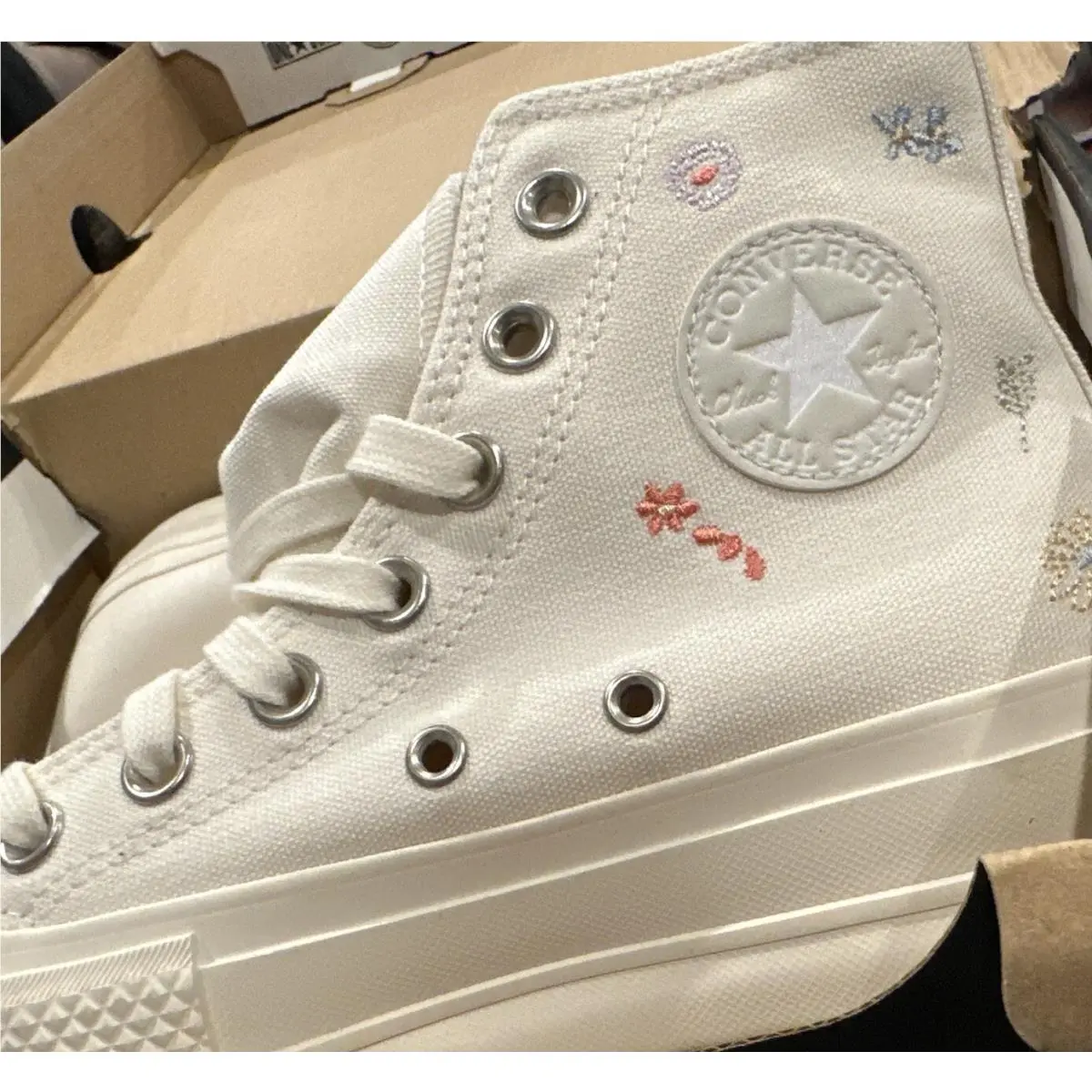 Converse shoes - Converse Chuck Taylor All-Star Lift Platform - A01586C - Ivory 7