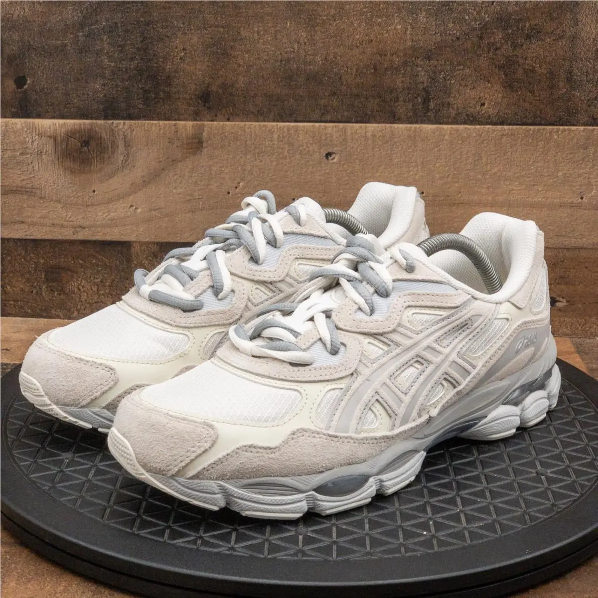 Asics Gel Nyc Cream Oyster Grey Mens Size 10 Running Shoes Sneaker 1203A280-102