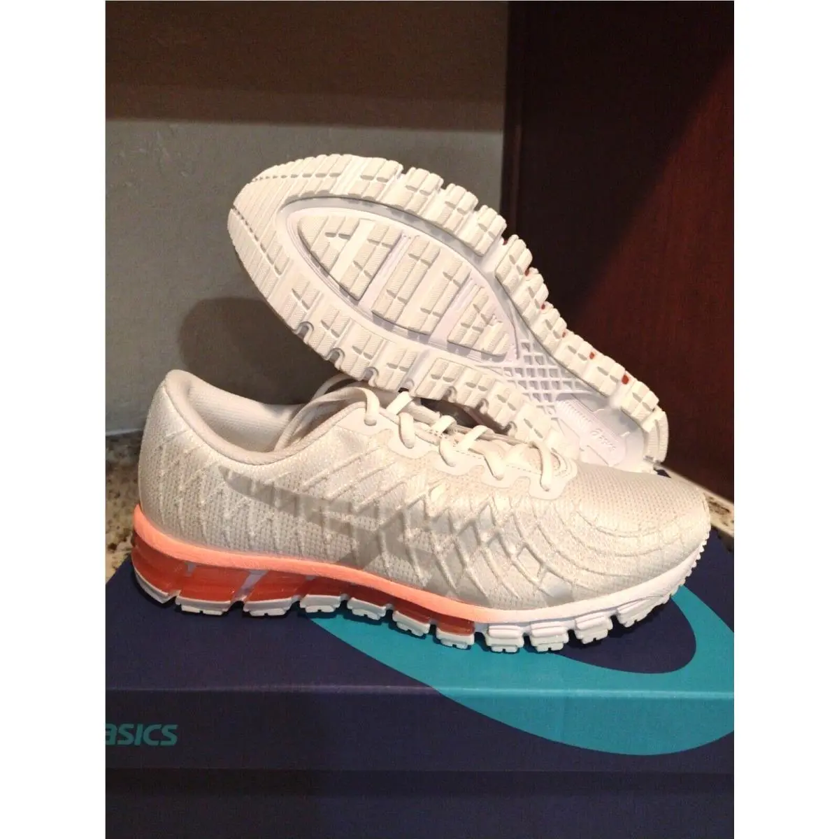 Asics Women`s Gel Quantum 180 4 White Silver Size 9.5