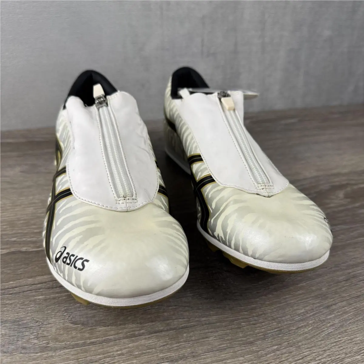 Asics shoes - ASICS Cyber Jump London - Cyber Jump London - G204Y - White 1