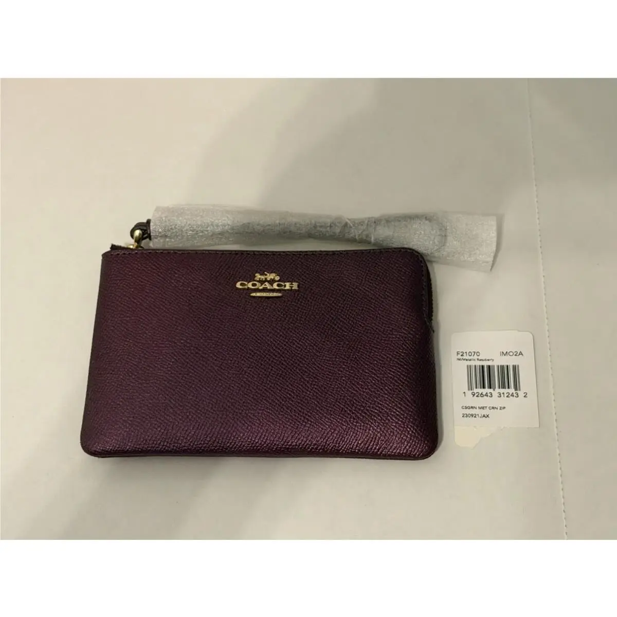 Coach F21070 Metallic Purple Raspberry Crossgrain Leather Corner Zip Wristlet