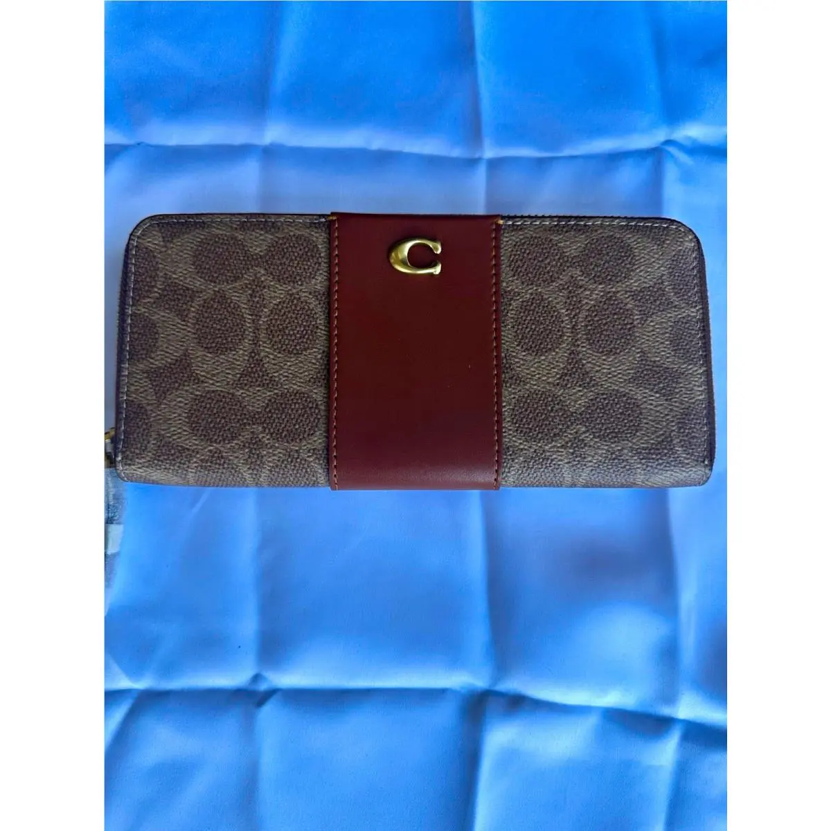 Coach Signature Zip-around Wallet Tan Caramel Logo Zipper Accents Women’s