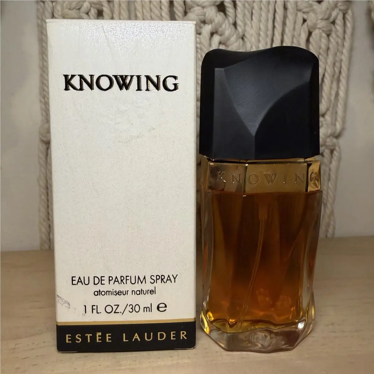 Knowing Vintage Estee Lauder Eau de Parfum Spray 1 oz 30ml Formula Vtg
