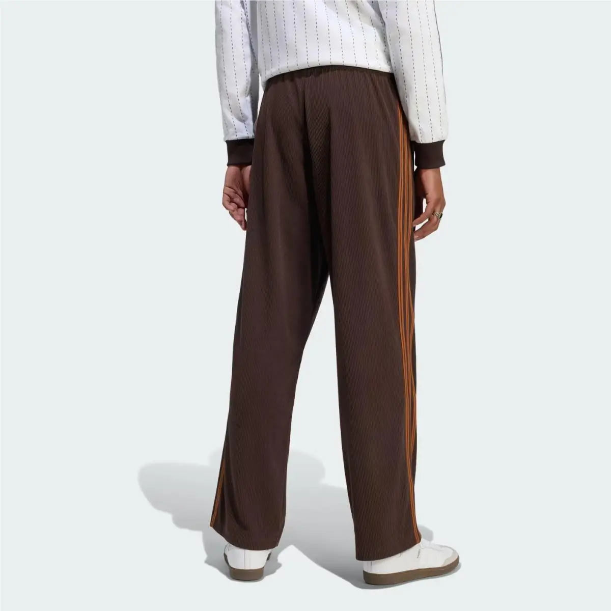 Adidas clothing - adidas Originals - Originals - KR9715 - Aurora Coffee 3