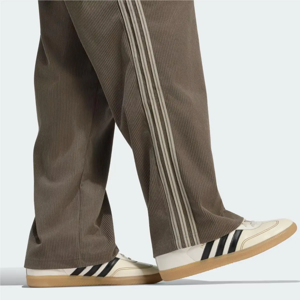 Adidas clothing - adidas Originals - Originals - KR9714 - Branch 4