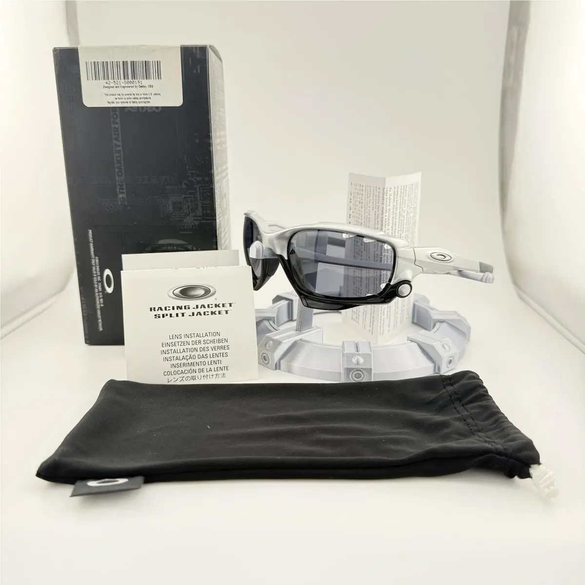 Oakley - Jawbone - Mph - Silver / Black / Grey Vented - 42-521 - Old Stock