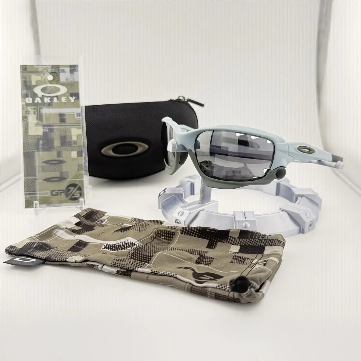 Oakley - Racing Jacket - GP75 - Matte Blue Ice W/black Iridium Clear - OO9171