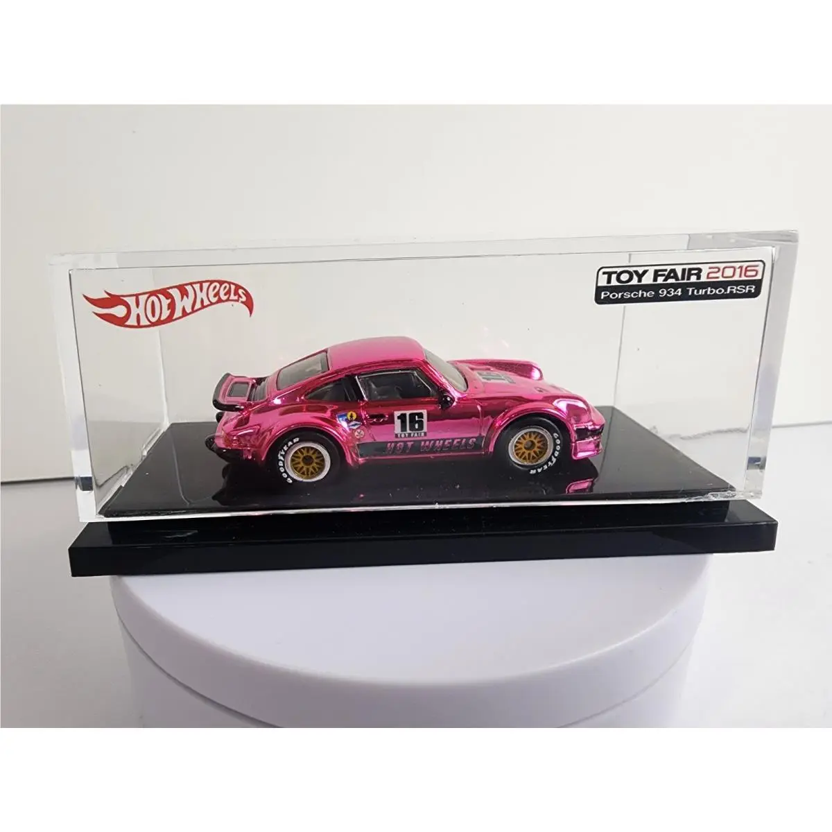 Hot Wheels / Toy Fair 2016 / Porsche 934 Turbo Rsr / Spectra Pink Custom / A38