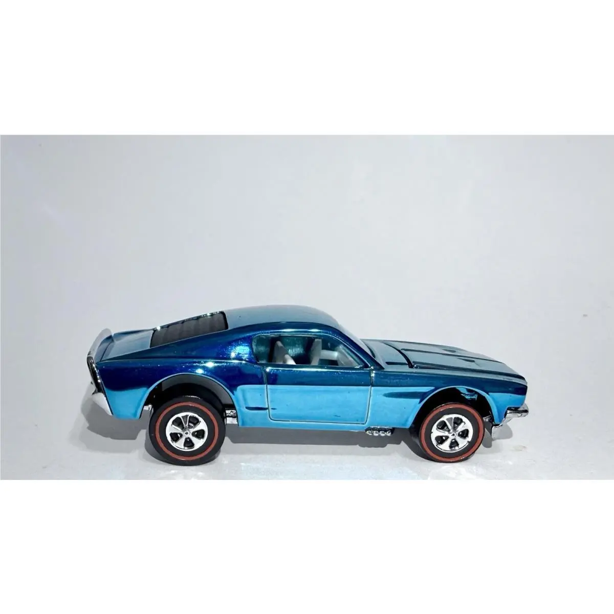 Hot Wheels Custom Made Spectraflame Blue Redline Custom Mustang 2004 Diecast