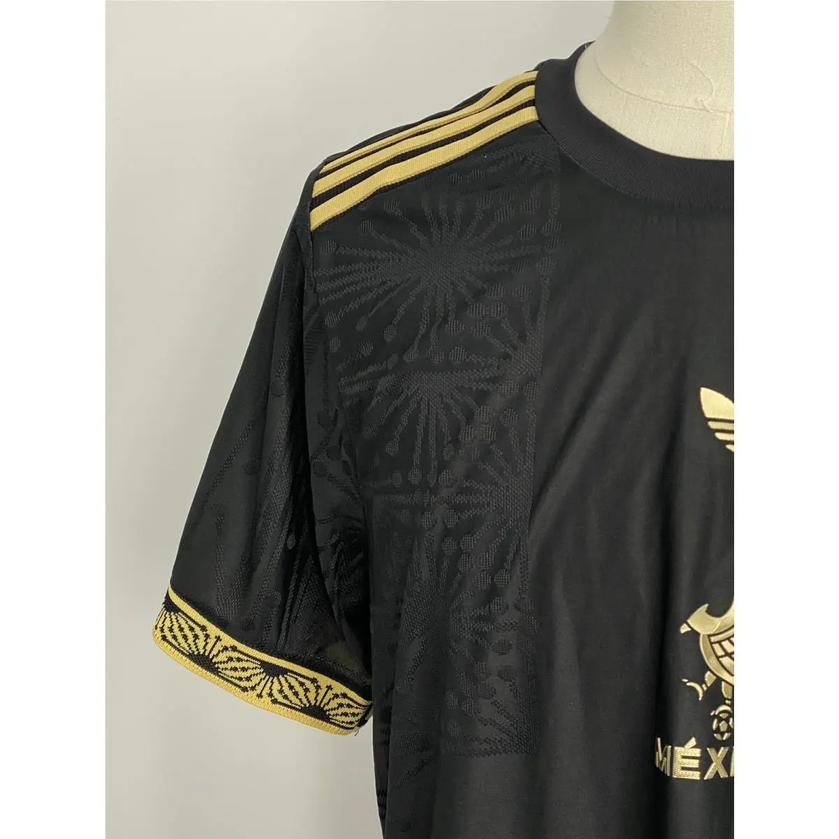 Adidas clothing - Black 3