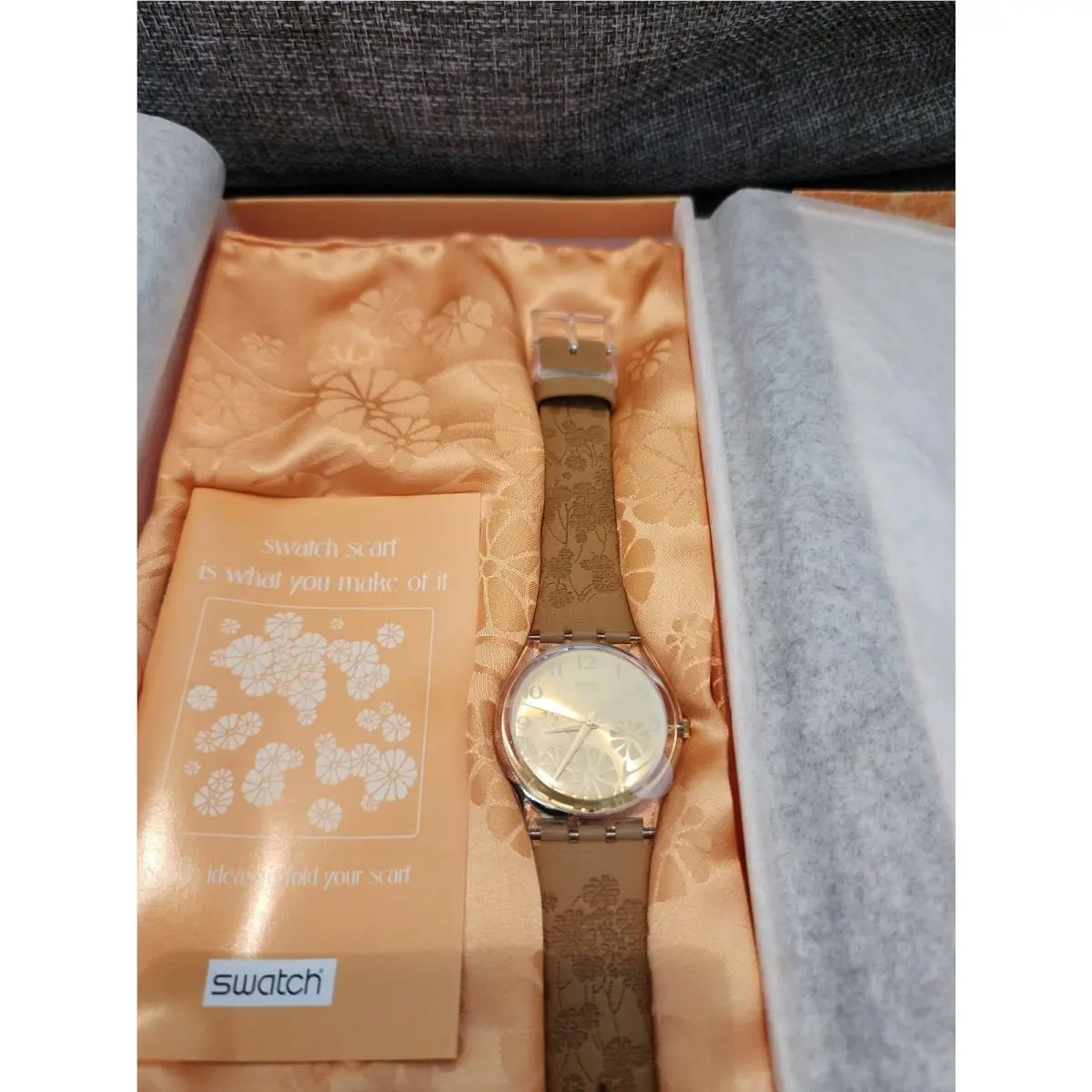 Swatch 2002 Mother`s Day Spec GK381 Fiori D`amore- Complete w/ Scarf Rare