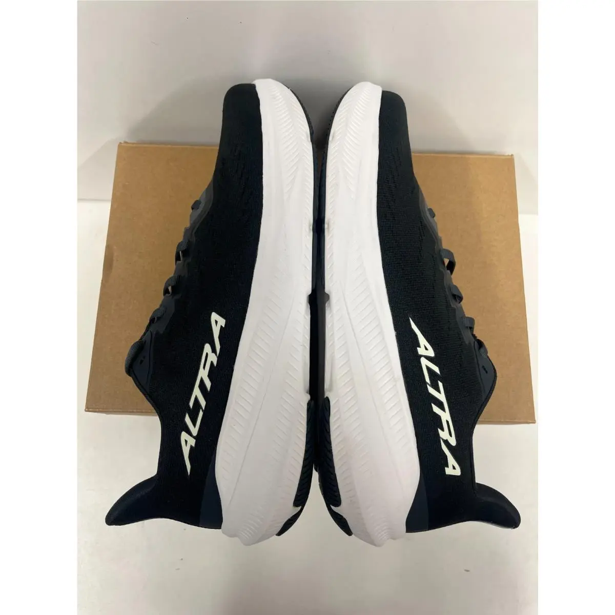 Altra shoes - Altra Experience Flow 2 - Experience Flow - Black/White (010) 4