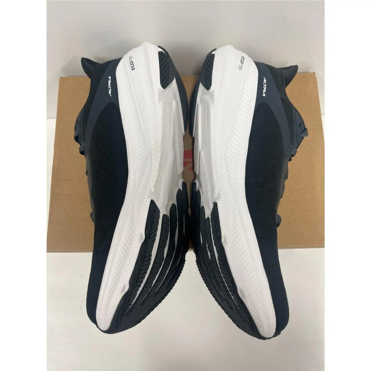 Altra shoes - Altra Experience Flow 2 - Experience Flow - Black/White (010) 10