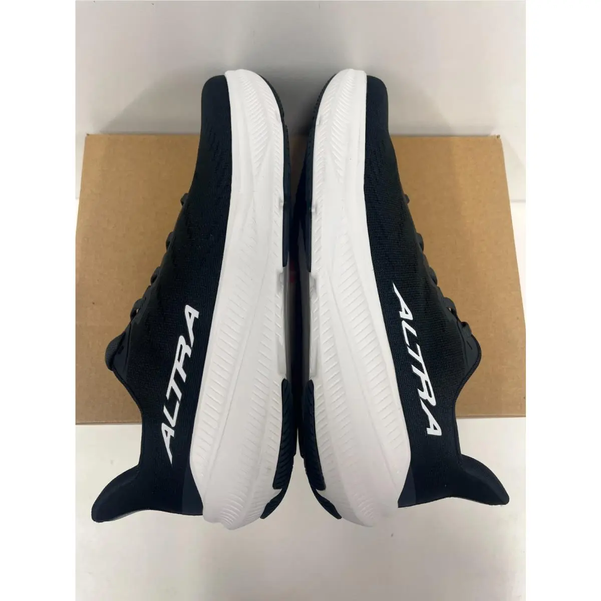 Altra shoes - Altra Experience Flow 2 - Experience Flow - Black/White (010) 11