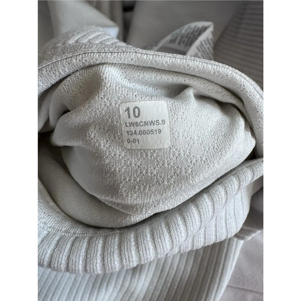 Lululemon clothing - Light Vapor 9