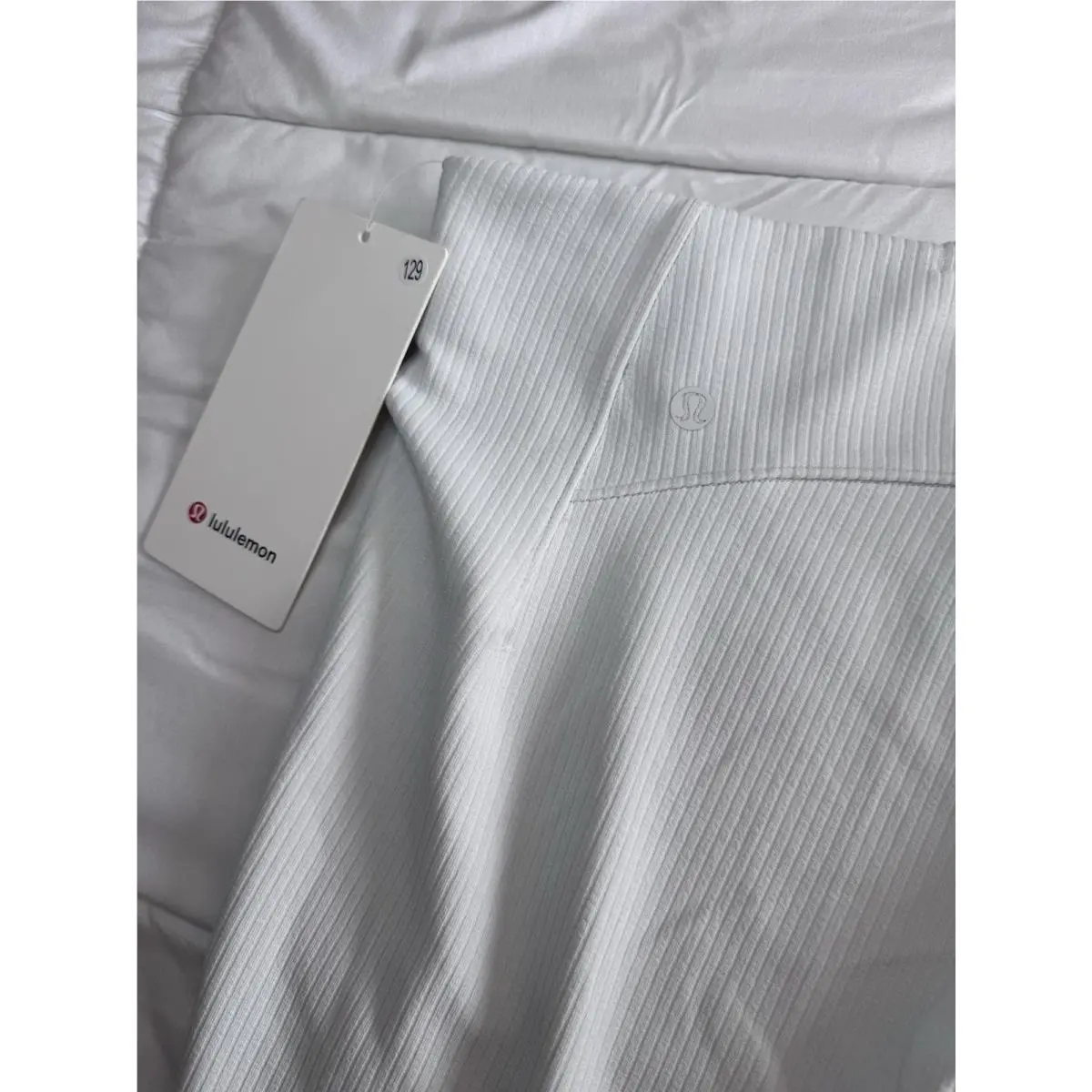 Lululemon clothing - Light Vapor 4