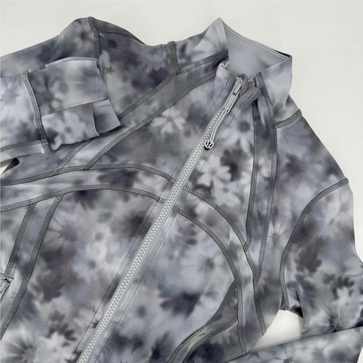 Lululemon Define Cropped Jacket Nulu Size 2 Meadow Haze Grey Multi LW3HWES