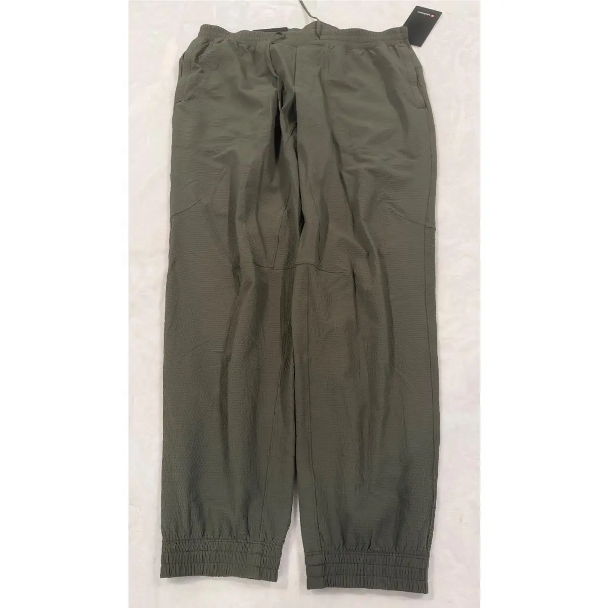 Lululemon Size XL License to Train Textured Jogger Regular Army Green 29” Inseam