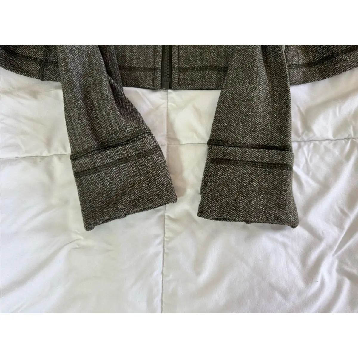Lululemon clothing - Lululemon - Gray Green 8