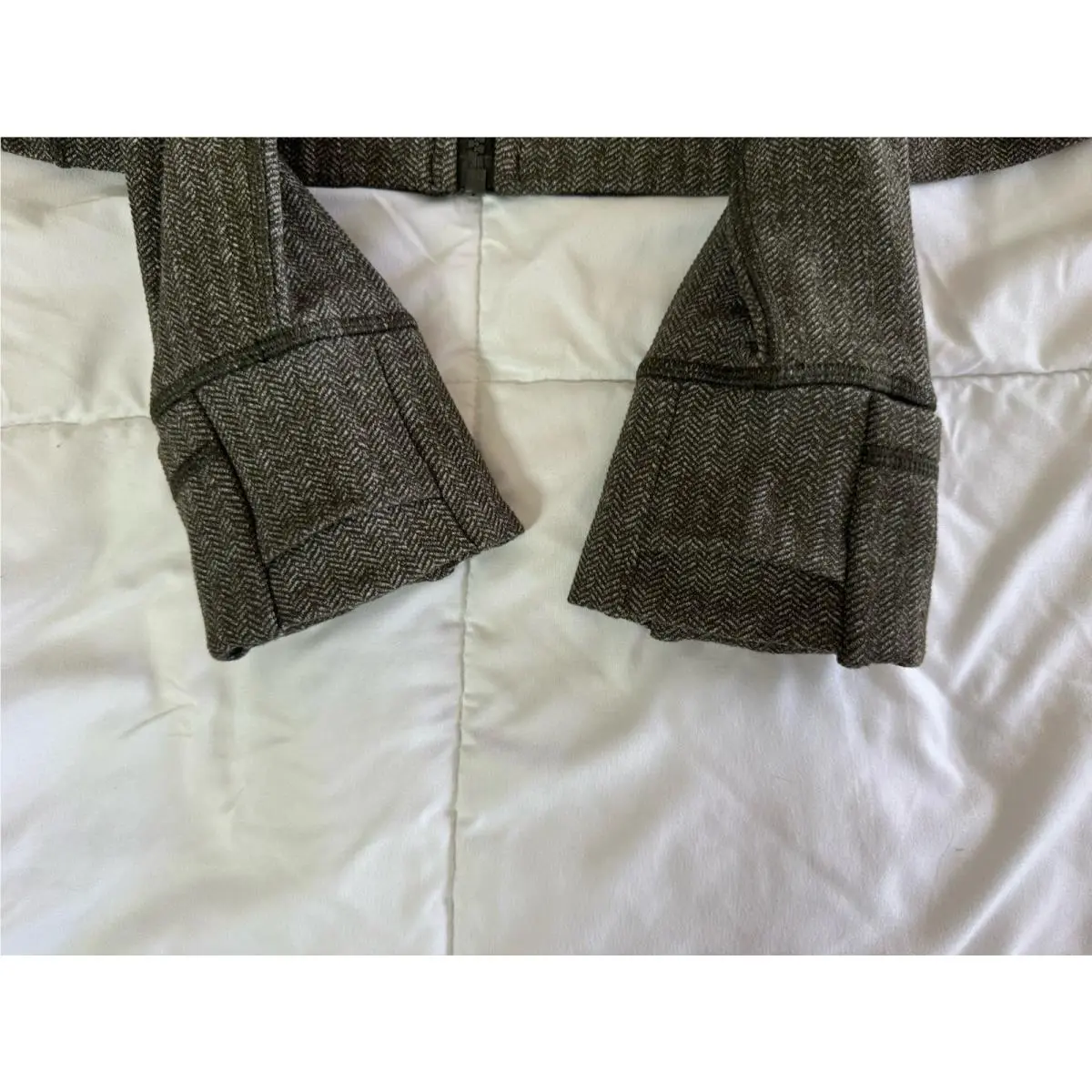 Lululemon clothing - Lululemon - Gray Green 7