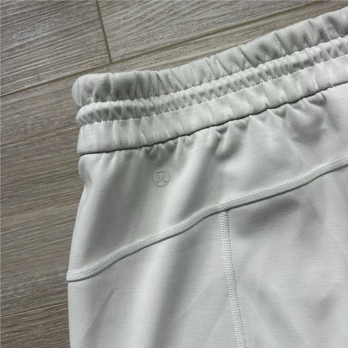 Lululemon clothing - Beige 2