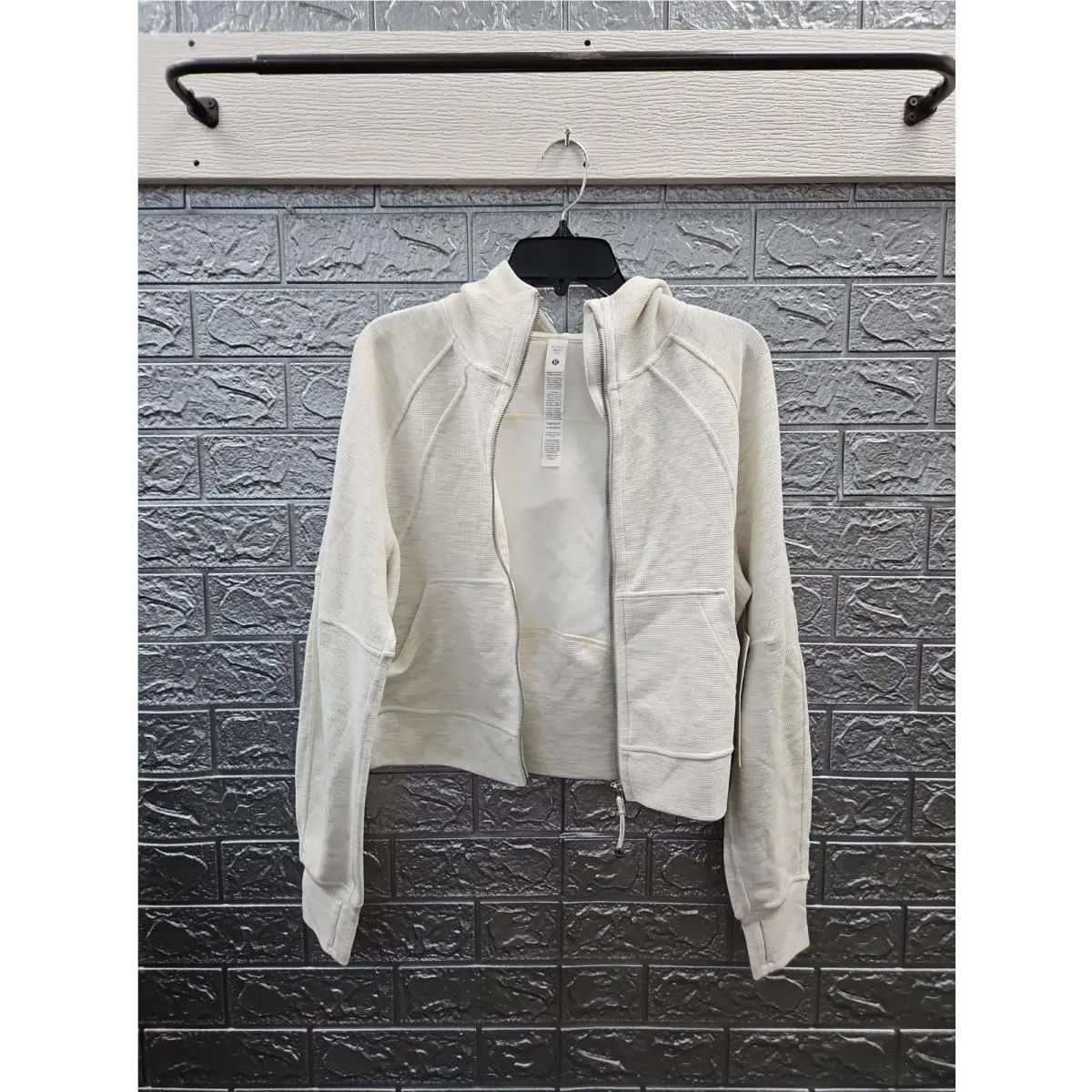 Lululemon clothing - Beige 5