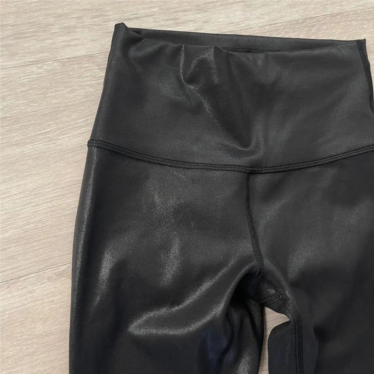 Lululemon clothing - Wunder Train High-Rise Tight 28