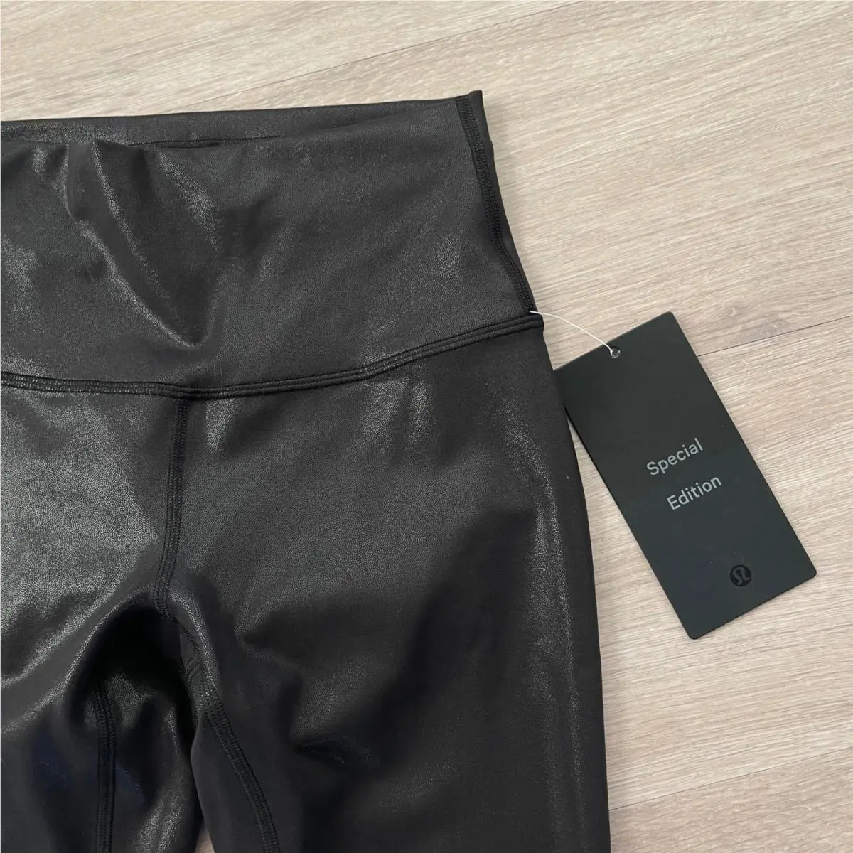 Lululemon clothing - Wunder Train High-Rise Tight 28