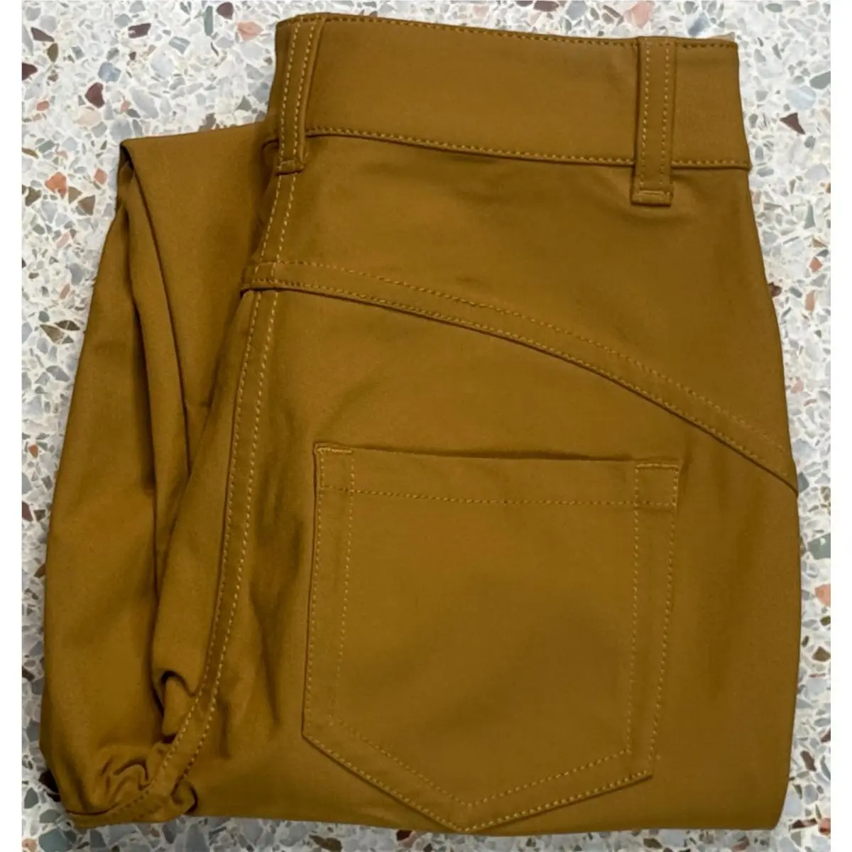Lululemon clothing - Tan 9