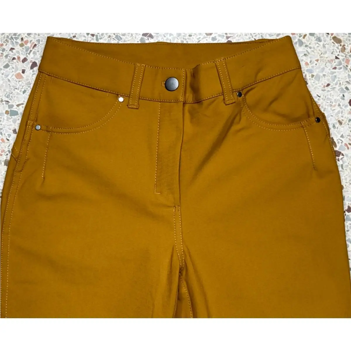 Lululemon clothing - Tan 0
