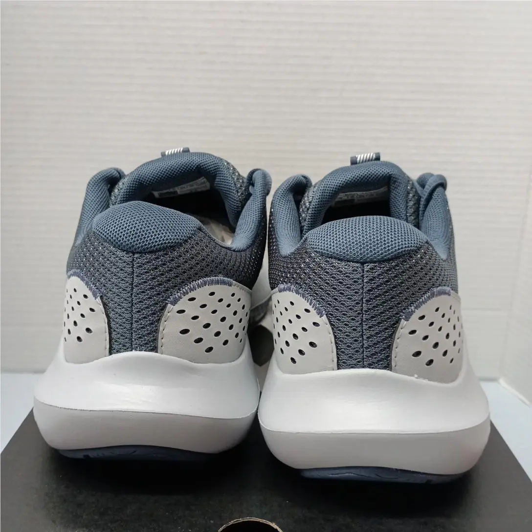 Under Armour shoes - Under Armour Surge - Surge - Gray 3
