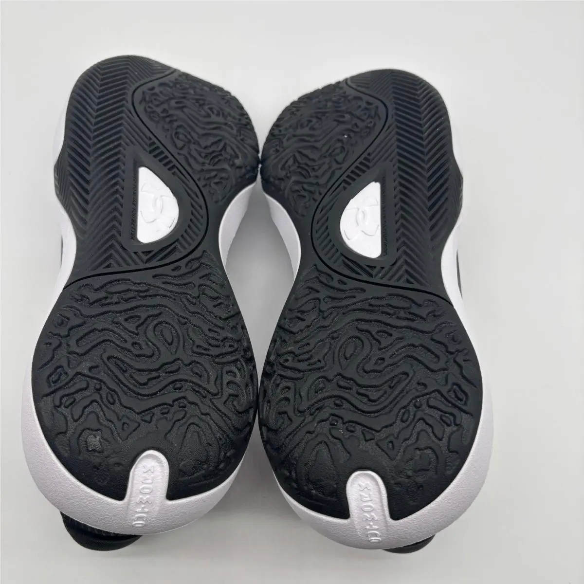 Under Armour shoes - UA Lockdown 7 - Lockdown - Black 4